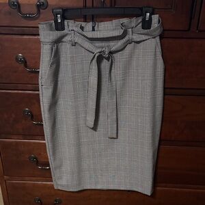 Banana Republic black and white plaid skirt